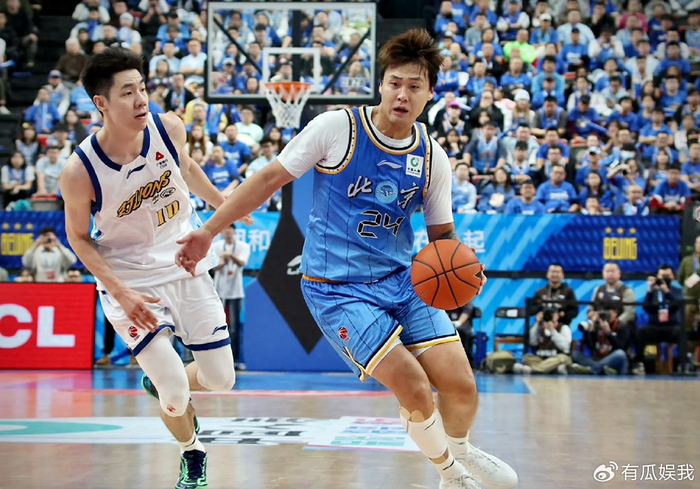 3分险胜，广厦双杀北京队！孙铭徽13+11怒吼庆祝，曾凡博10中2|浙江广厦|联赛|北京首钢|广东男篮|陈盈骏_新浪体育_新浪新闻