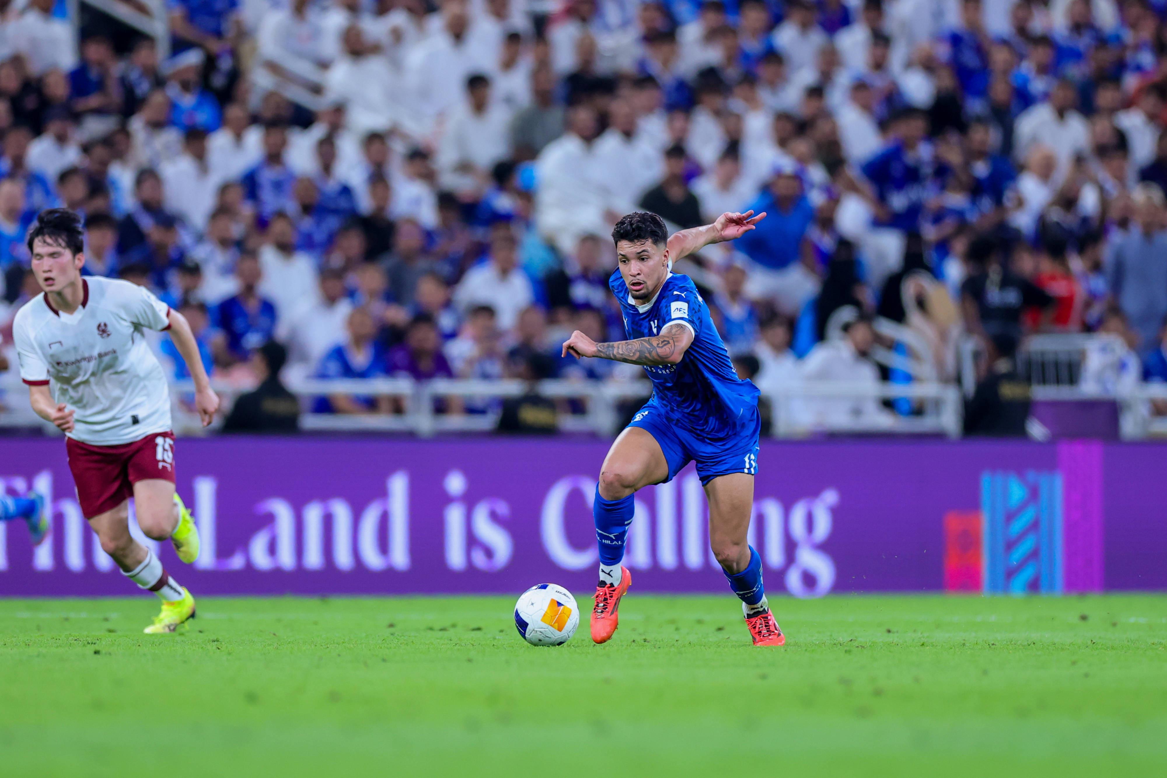 中东报：利雅得新月考虑将巴西前锋莱昂纳多租借至新未来城体育